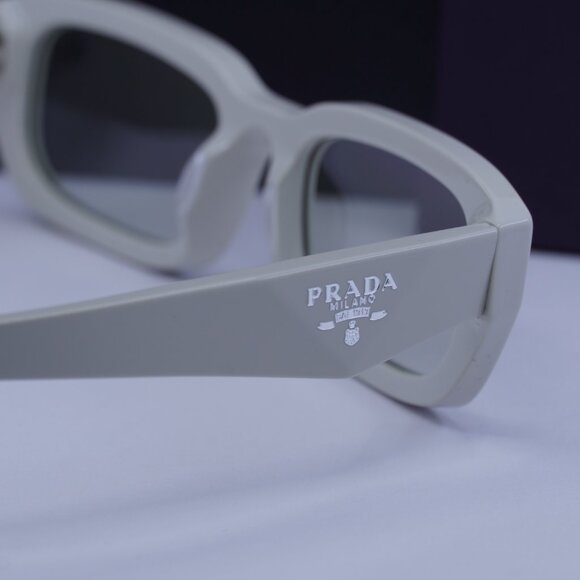 Prada PRB06S 26A40I Rectangle Sunglasses – Dust\\Light Grey